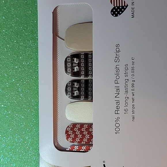 Color Street Real Nail Polish Strips Fleece On Earth - Picture 4 of 4